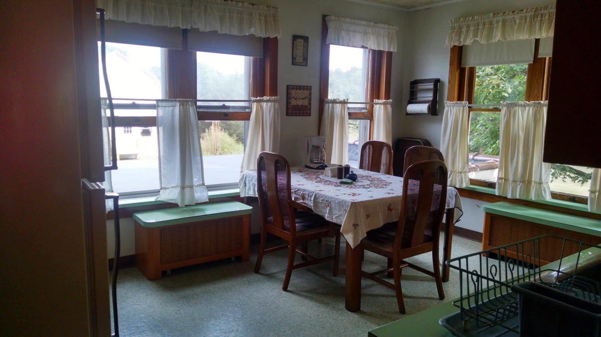 Fish & Loaves Bed And Breakfast Numidia Eksteriør bilde
